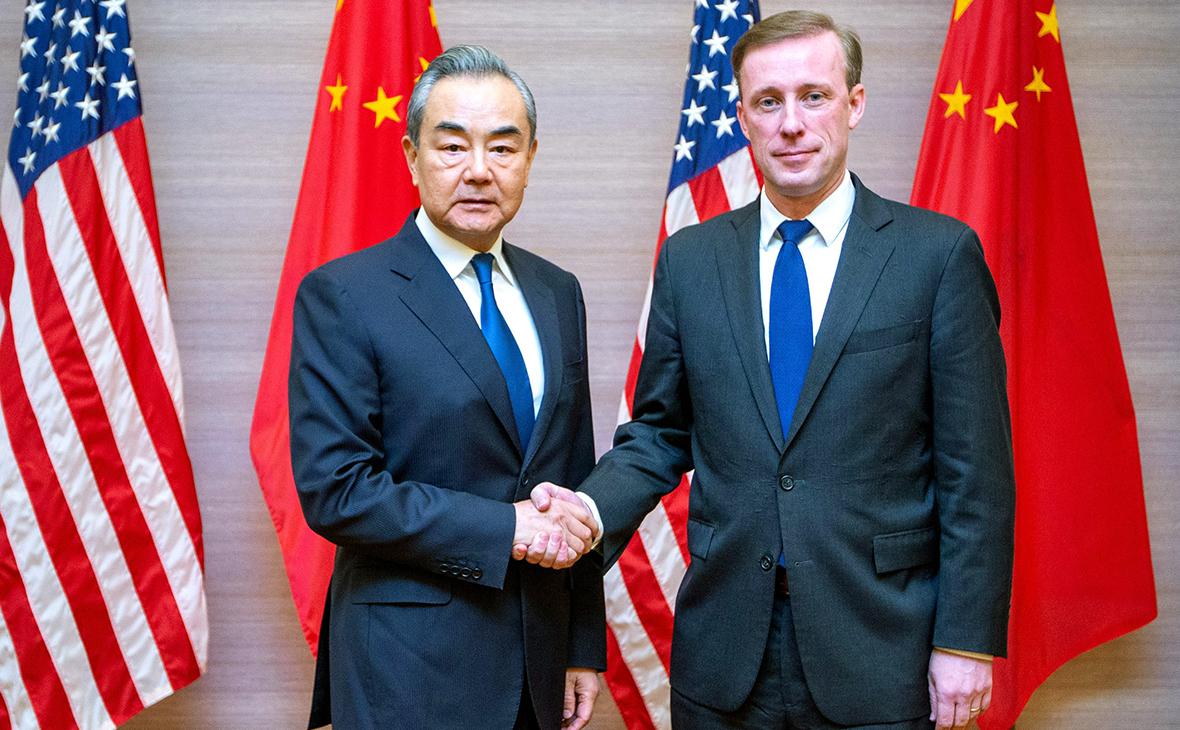 Глава МИД Китая назвал главный вызов в отношениях с США