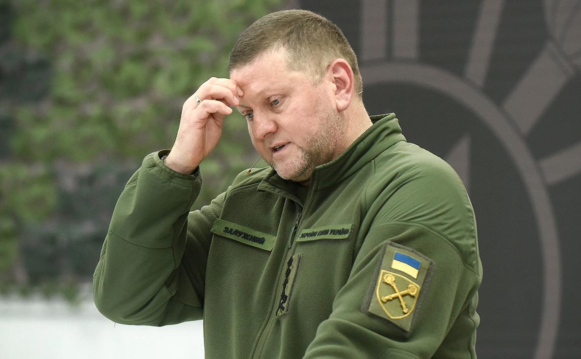 FT узнала об обещании Зеленского отстранить Залужного