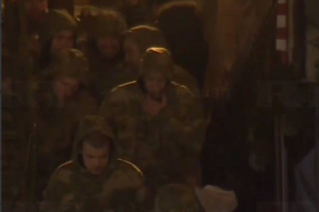 Освобожденные из украинского плена бойцы ВС РФ вернулись в Москву