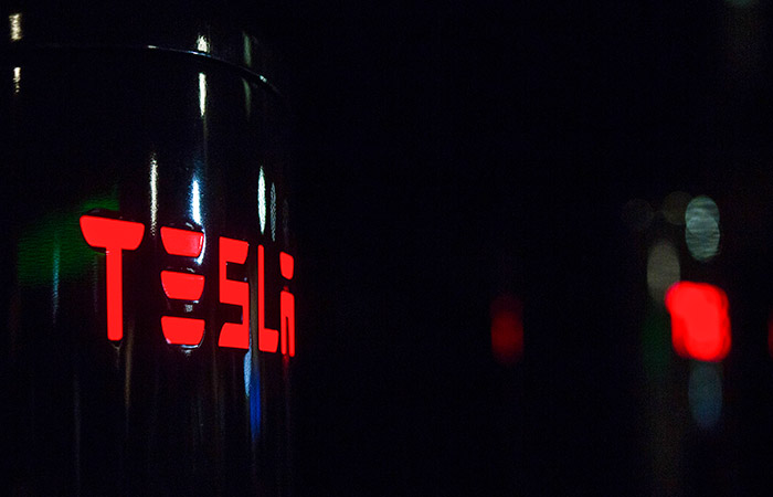 Акционеры Tesla проголосуют по вопросу перерегистрации компании