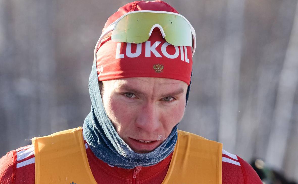 Александр Большунов выиграл 17-ю гонку подряд в Кубке России