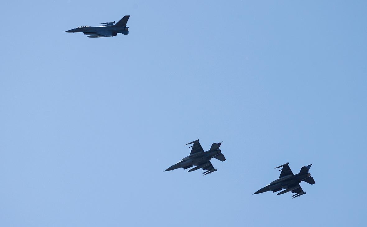 Генерал ВСУ заявил, что Украина ждет F-16 с ракетами дальностью до 500 км