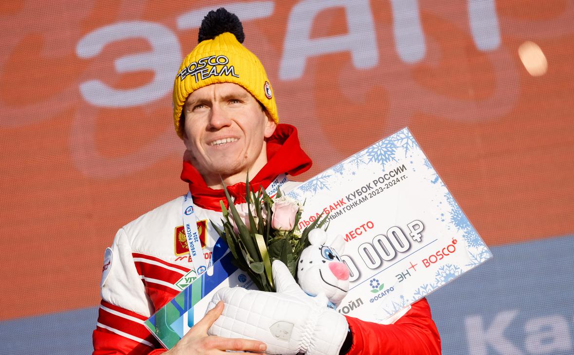 Большунов завоевал второе золото на Спартакиаде, выиграв 19-ю гонку кряду