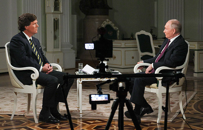 Песков заявил, что Карлсон сам выступил с инициативой сделать интервью с Путиным