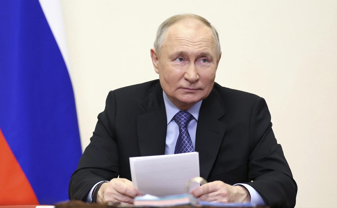 Путин призвал избавить систему физкультуры и спорта от коммерциализации