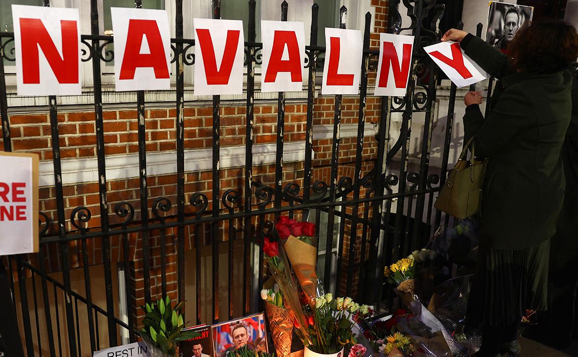 Лондон рассмотрит введение санкций из-за смерти Навального