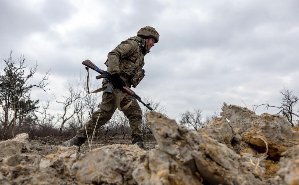 Вернувшегося после обмена военного обвинили в боях на стороне Украины