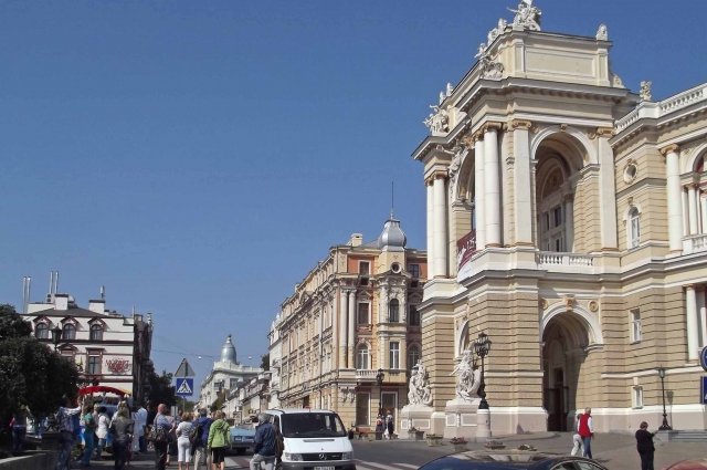 В Одессе объявили воздушную тревогу после сообщений о взрывах