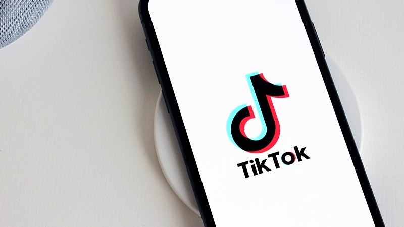 Бобби Котик и Сэм Альтман намерены купить TikTok, если США вынудят ByteDance его продать