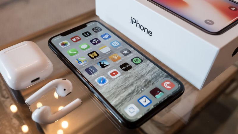Непорочное обновление: в магазинах Apple будут обновлять iOS на iPhone без вскрытия упаковки