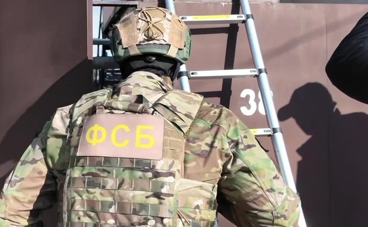 ФСБ сообщила о попытке ввезти в Россию взрывчатку в иконах