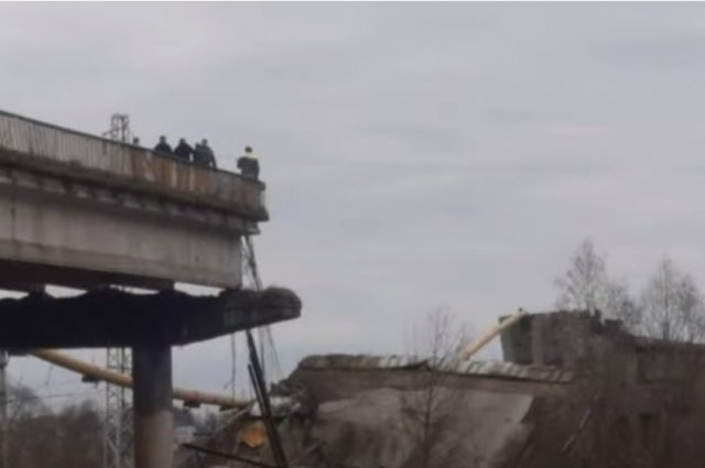 Почти 9 тысяч человек остались без газа из-за обрушения моста в Вязьме