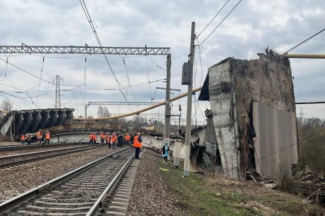 Три «Ласточки» задержали в Смоленской области из-за обрушения моста