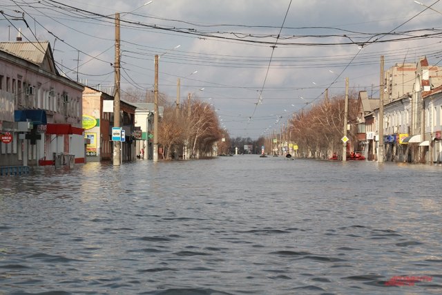 Мэр Орска сообщил об отходе воды от 820 домов