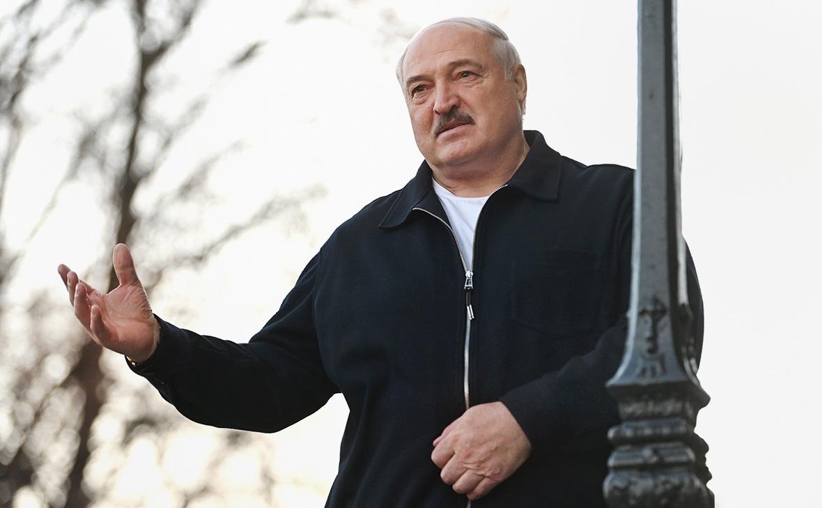 Лукашенко призвал Россию вести переговоры не с Украиной