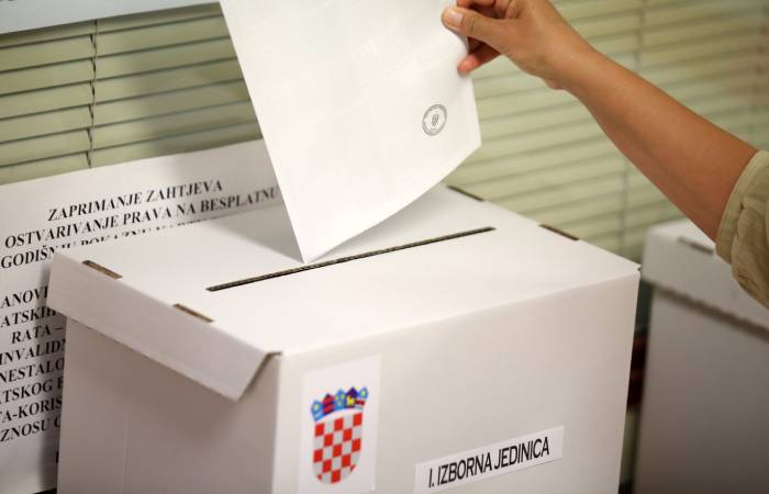 Внеочередные парламентские выборы стартуют в Хорватии