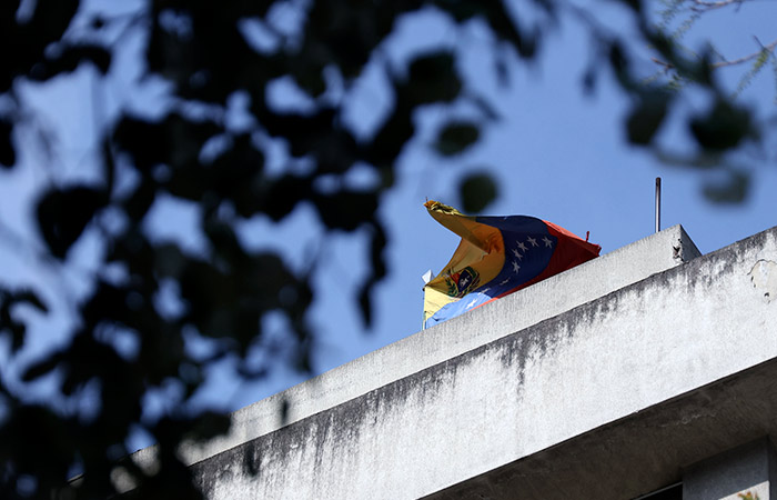 Венесуэла отзывает всех своих дипломатов из Эквадора