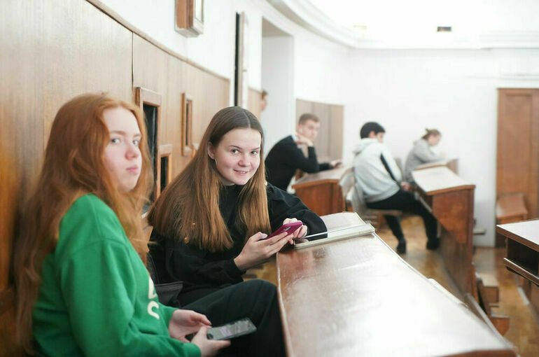 Сенаторы одобрили закон о поддержке молодых россиян при трудоустройстве