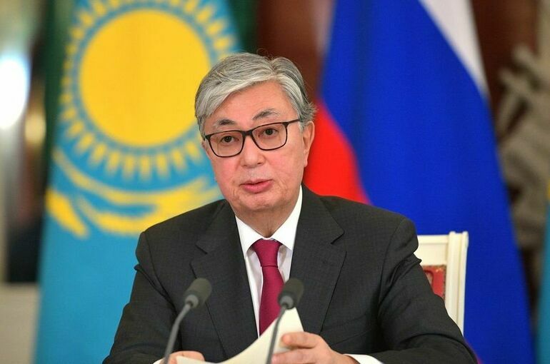 Президент Казахстана подписал закон о запрете вейпов