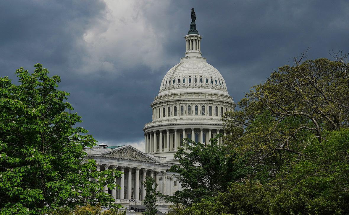 Конгресс США одобрил продление закона о слежке за иностранцами