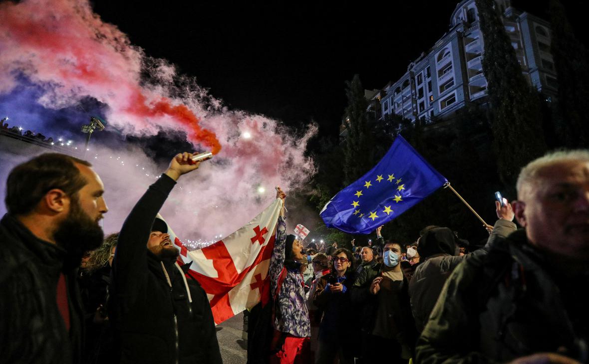 Главы МИД Литвы и Эстонии выступили перед митингующими  в Тбилиси