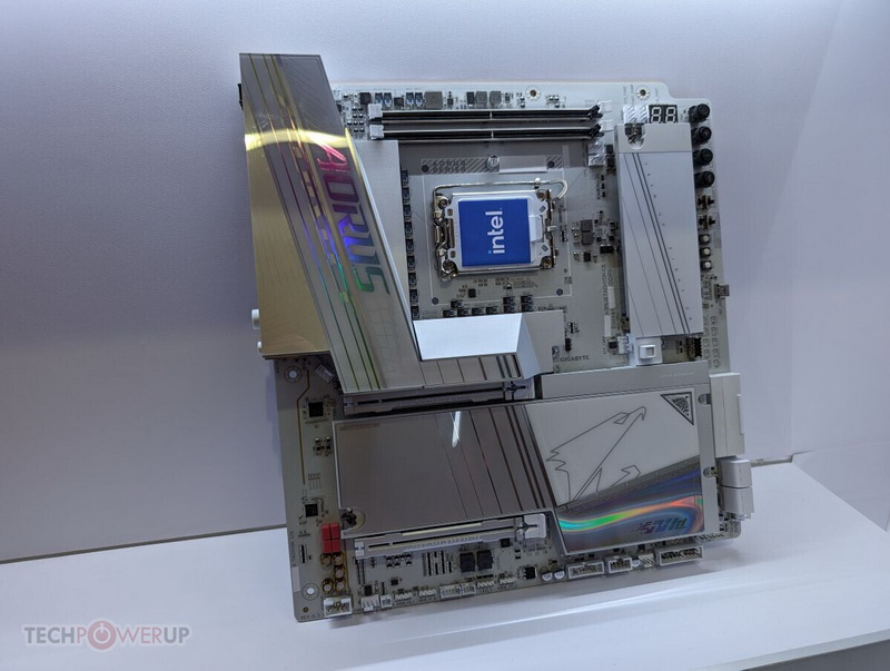 Gigabyte показала платы с LGA 1851  для Intel Core Ultra 200 и флагманские платы для Ryzen 9000