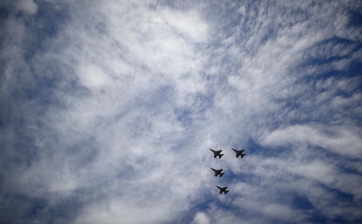 Украина разместит часть F-16 за границей