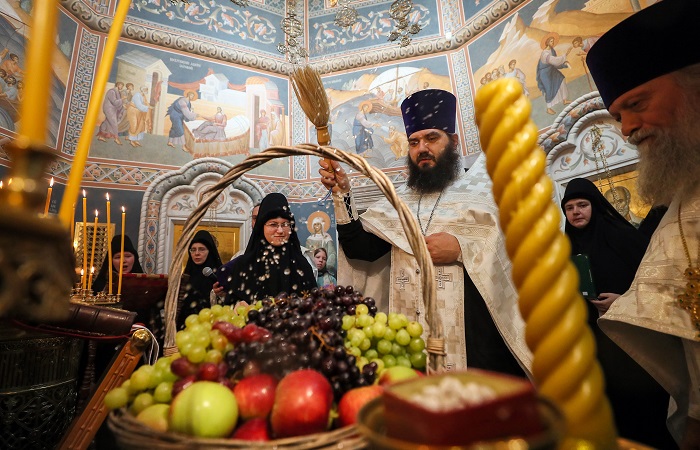 Православные христиане празднуют Преображение Господне