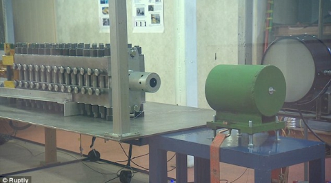 В России разработана электромагнитная пушка, пробивающая снарядами на скорости 3 км/сек любую броню