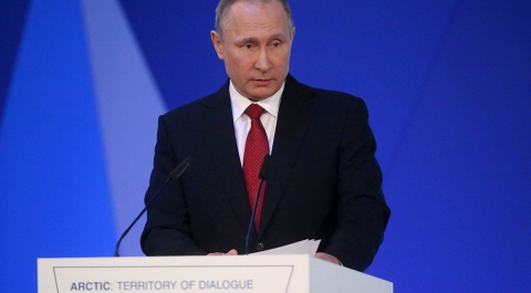 Путин призвал не доводить отношения с США до абсурда