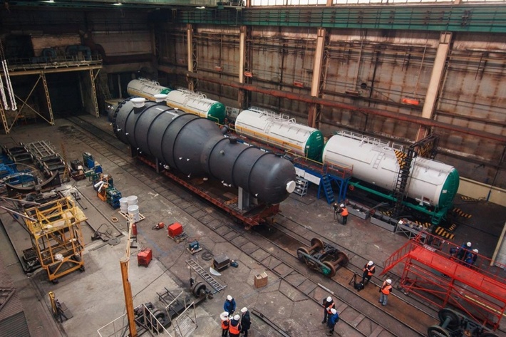 В Кузбассе для переработки нефти завод «Кемеровохиммаш» создал 70-тонную вакуумную колонну