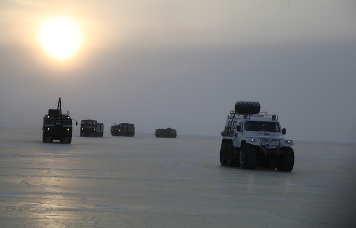 Арктическая экспедиция МО РФ по льду достигла острова Котельный