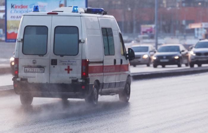 Пьяный житель Владивостока напал на прибывших по вызову врачей