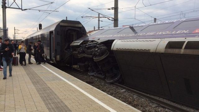 Число пострадавших при столкновении поездов в Вене возросло до семи человек