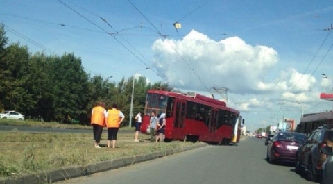 В Казани трамвай отрезал пальцы пешеходу