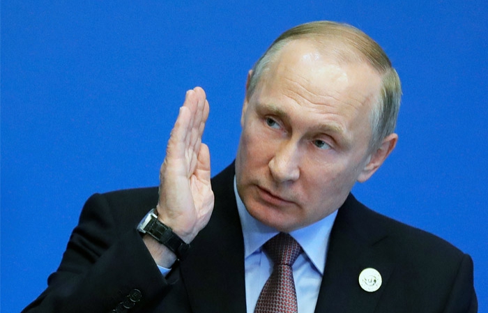 Путин предложил повысить зарплаты не попавшим под майские указы бюджетникам