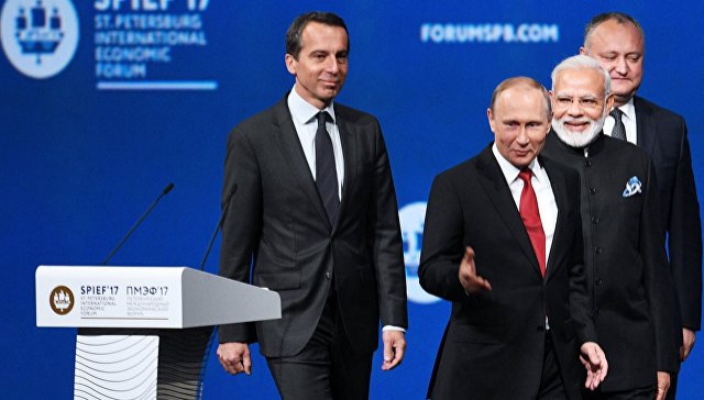 Канцлер Австрии заявил, что стал еще больше уважать Путина после ПМЭФ