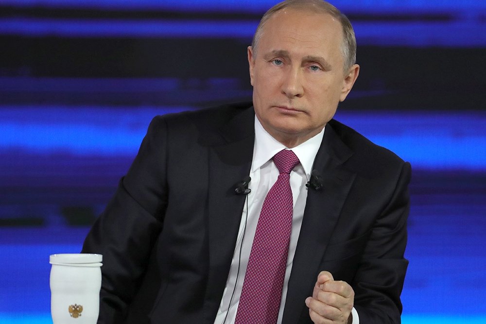 Песков: Путин в курсе критических выпадов на "Прямой линии"