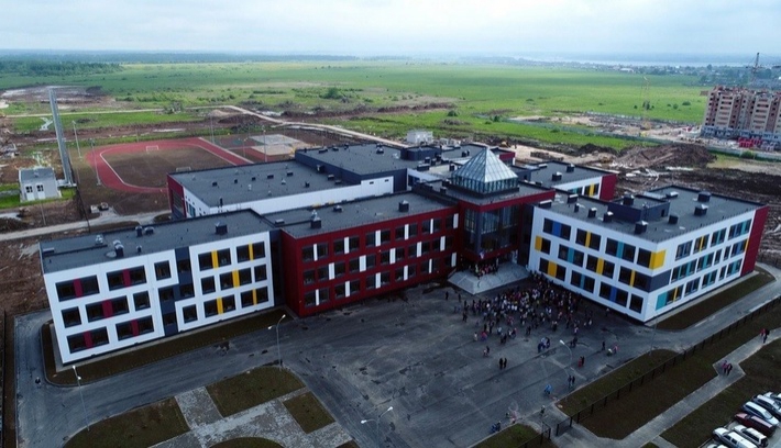 В Великом Новгороде состоялось торжественное открытие новой школы на 1350 учеников