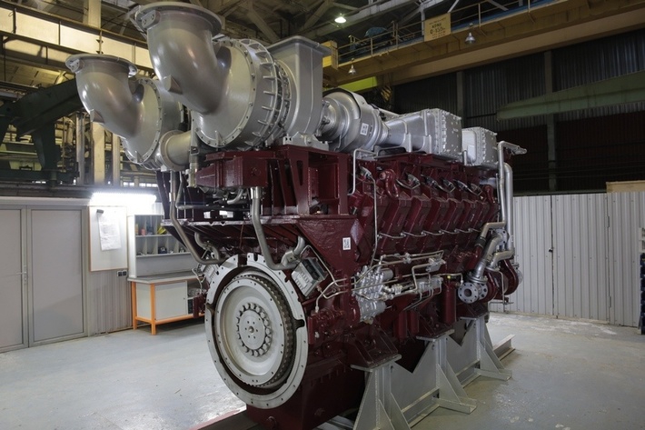 Уральский дизель-моторный завод поставил БЕЛАЗу первый двигатель нового поколения серии ДМ-185