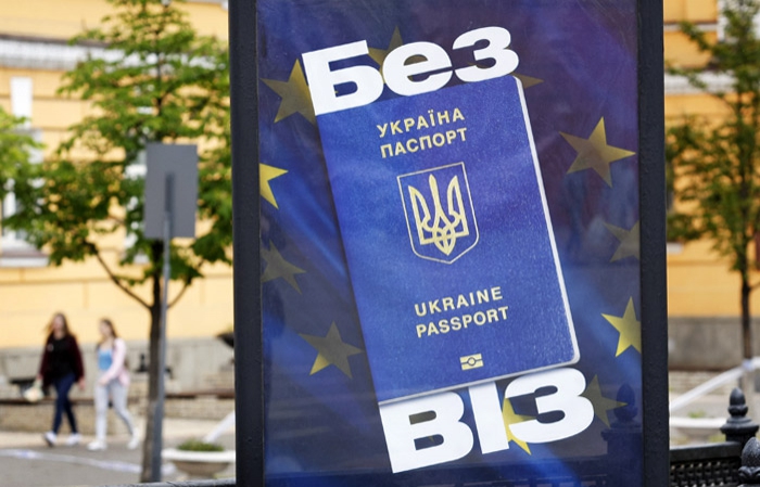 Европейские страны будут поэтапно отменять визовый режим для украинцев