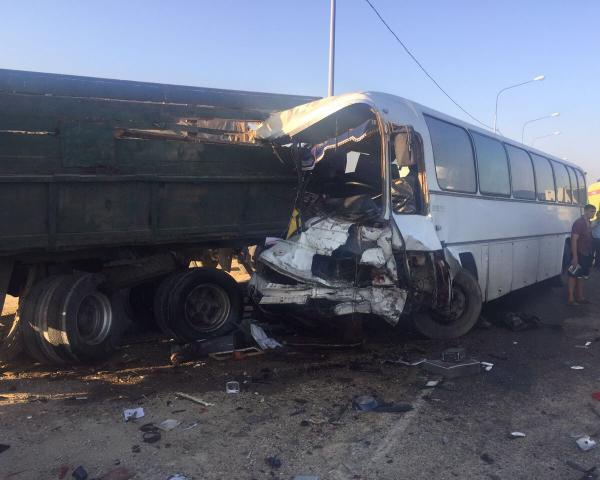 В Темрюкском районе в ДТП с автобусом погибли четыре человека, восемь пострадали