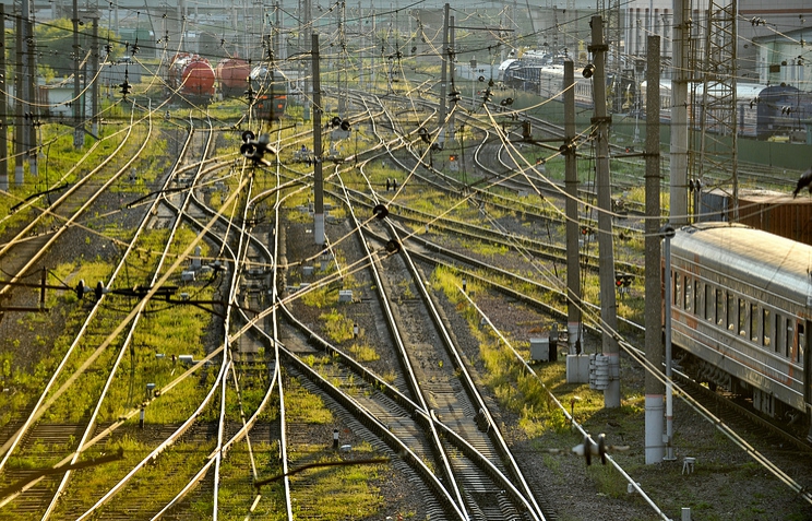 В Ленинградской области пассажирский поезд столкнулся с ремонтным