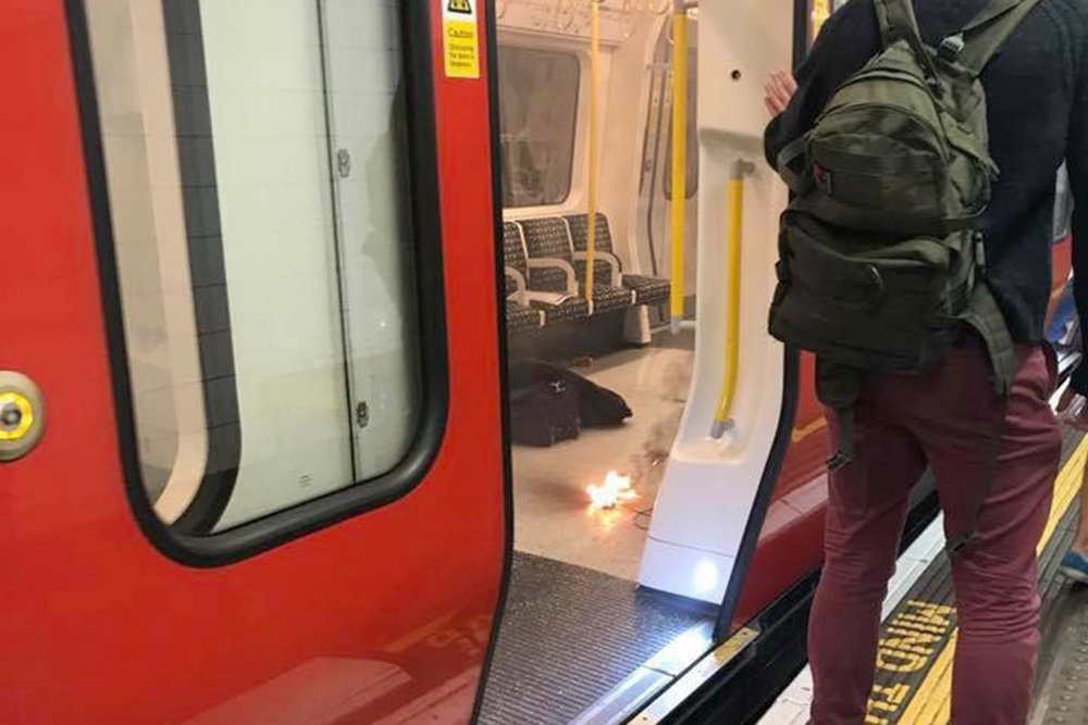 В метро Лондона произошел странный взрыв