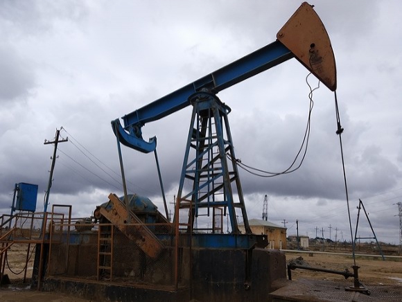 Стоимость нефти Brent впервые с апреля превысила $56