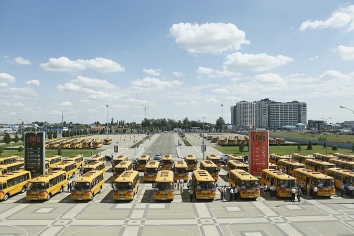 Кубанские школы получили 113 новых автобусов