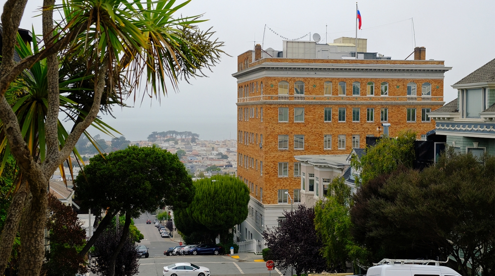 США сняли флаги с закрытых консульских объектов России в Сан-Франциско