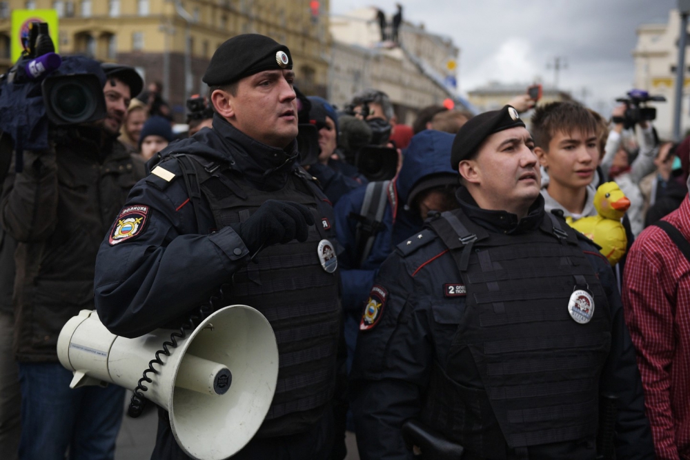 В Москве на Манежной площади задержали более 200 человек