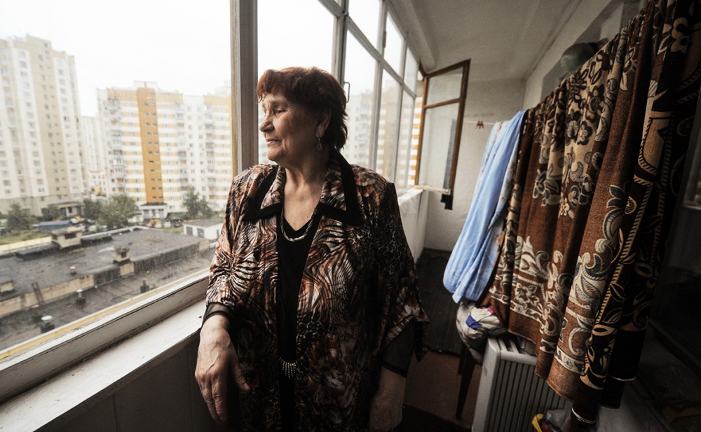 Суд признал право россиян на компенсацию от курящих на балконах соседей