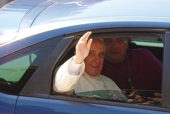 Папа римский запретит продажу сигарет в Ватикане